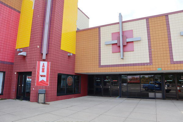 Lansing Mall Cinema - May 22 2022 (newer photo)